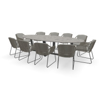 Ovale Dekton Ceppo tafel Milano met Accor stoelen